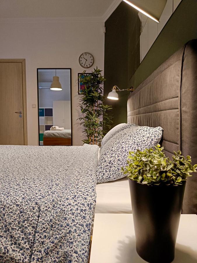 Newly Refurbished Apartment In The City Center Sofia Exterior foto